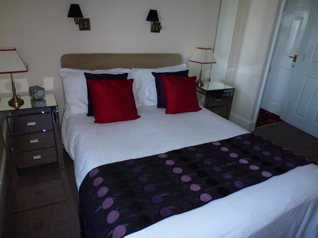 Royal Hotel (Adults Only) Истборн Екстериор снимка