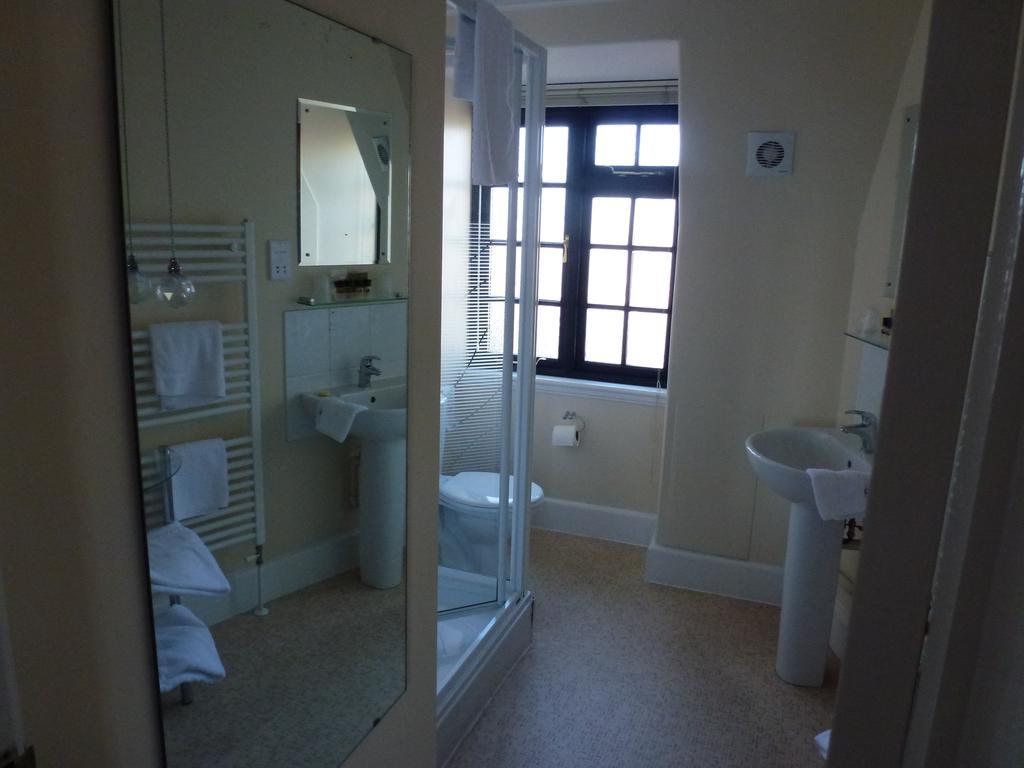 Royal Hotel (Adults Only) Истборн Екстериор снимка