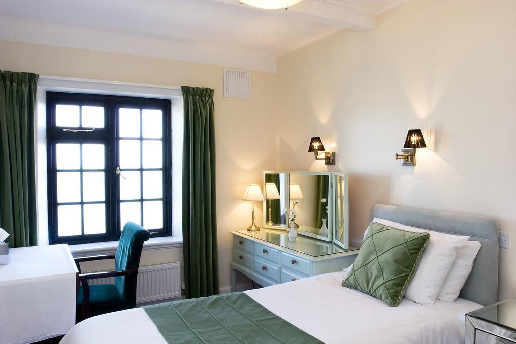 Royal Hotel (Adults Only) Истборн Екстериор снимка