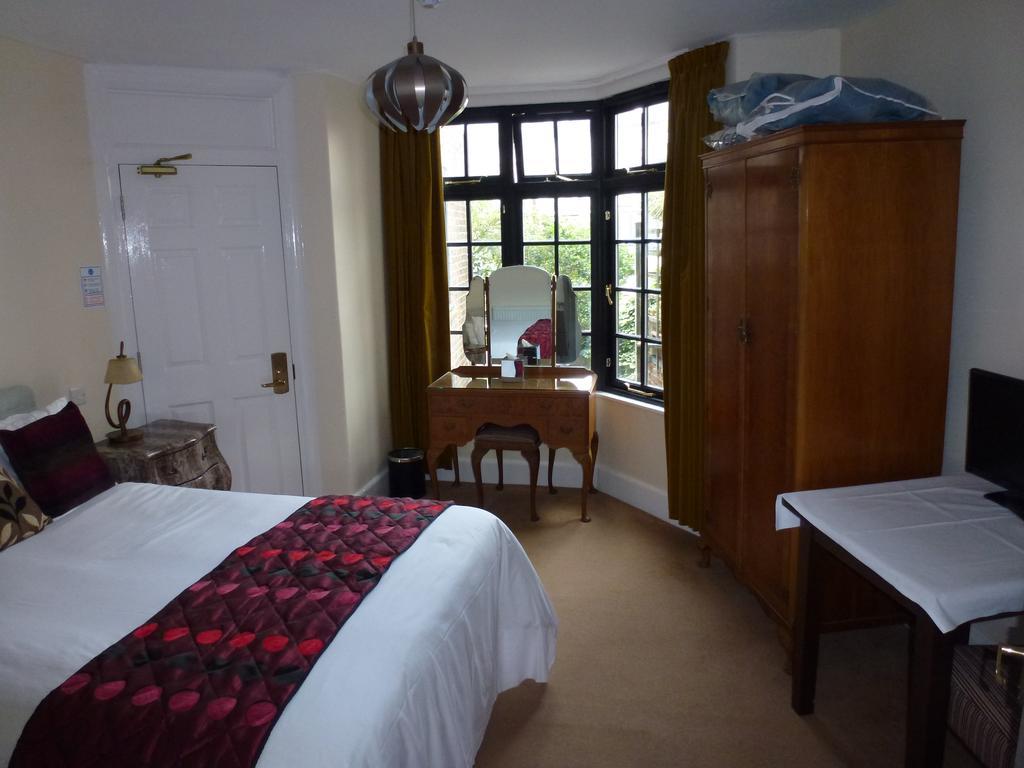 Royal Hotel (Adults Only) Истборн Екстериор снимка