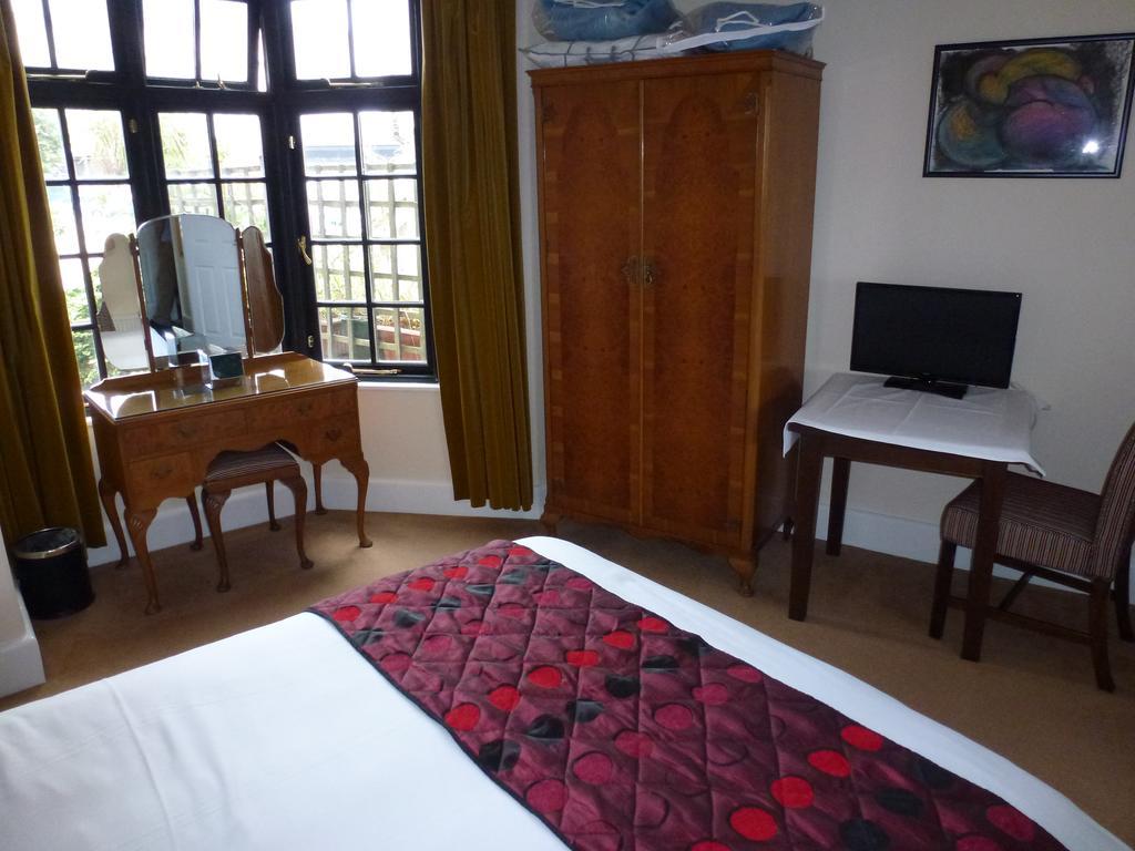Royal Hotel (Adults Only) Истборн Екстериор снимка