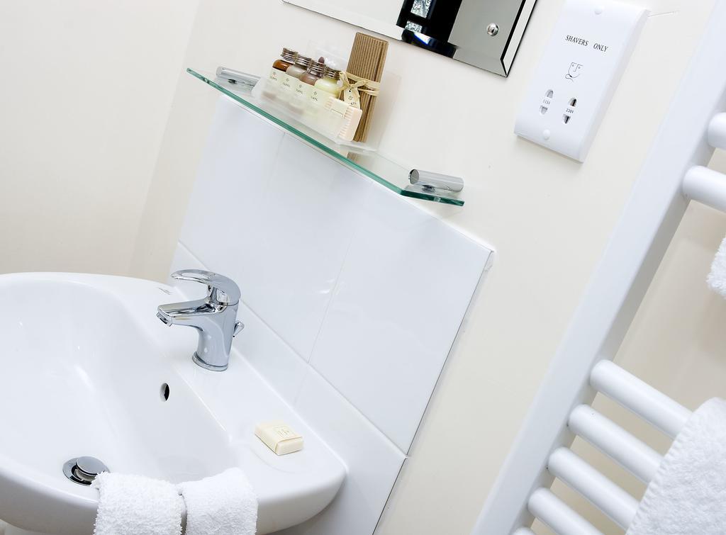 Royal Hotel (Adults Only) Истборн Екстериор снимка